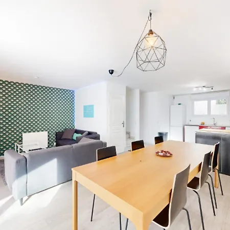Large With Terrace In Apartamento