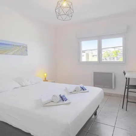 Large With Terrace In Apartamento *