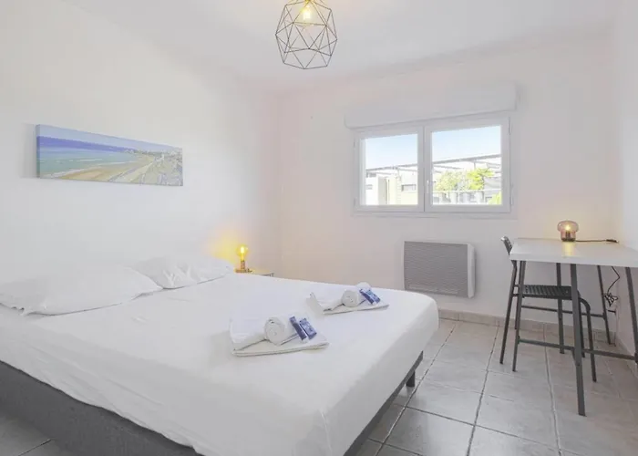 Large With Terrace In Appartamento *